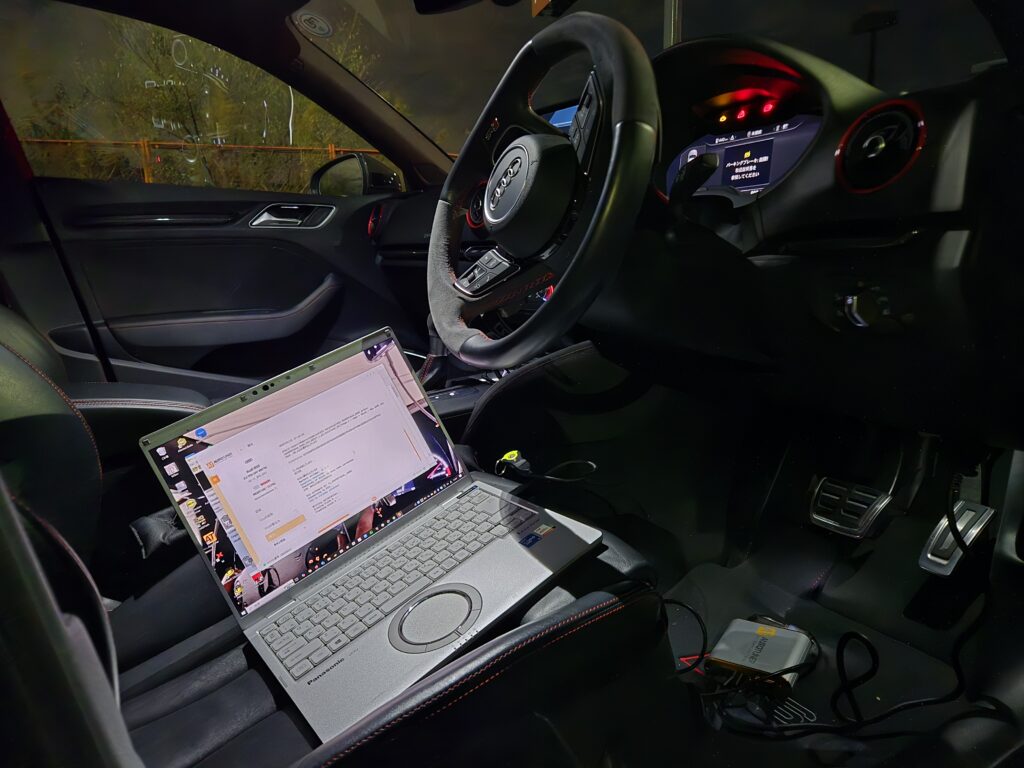 mbFASTがアウディのRS3にAutoTunerでOBDからECUチューニングとバブリング施工しているところ。