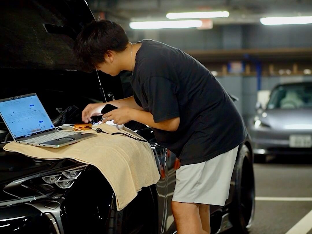 mbFAST Tuning 施工者 ECUチューニング作業風景