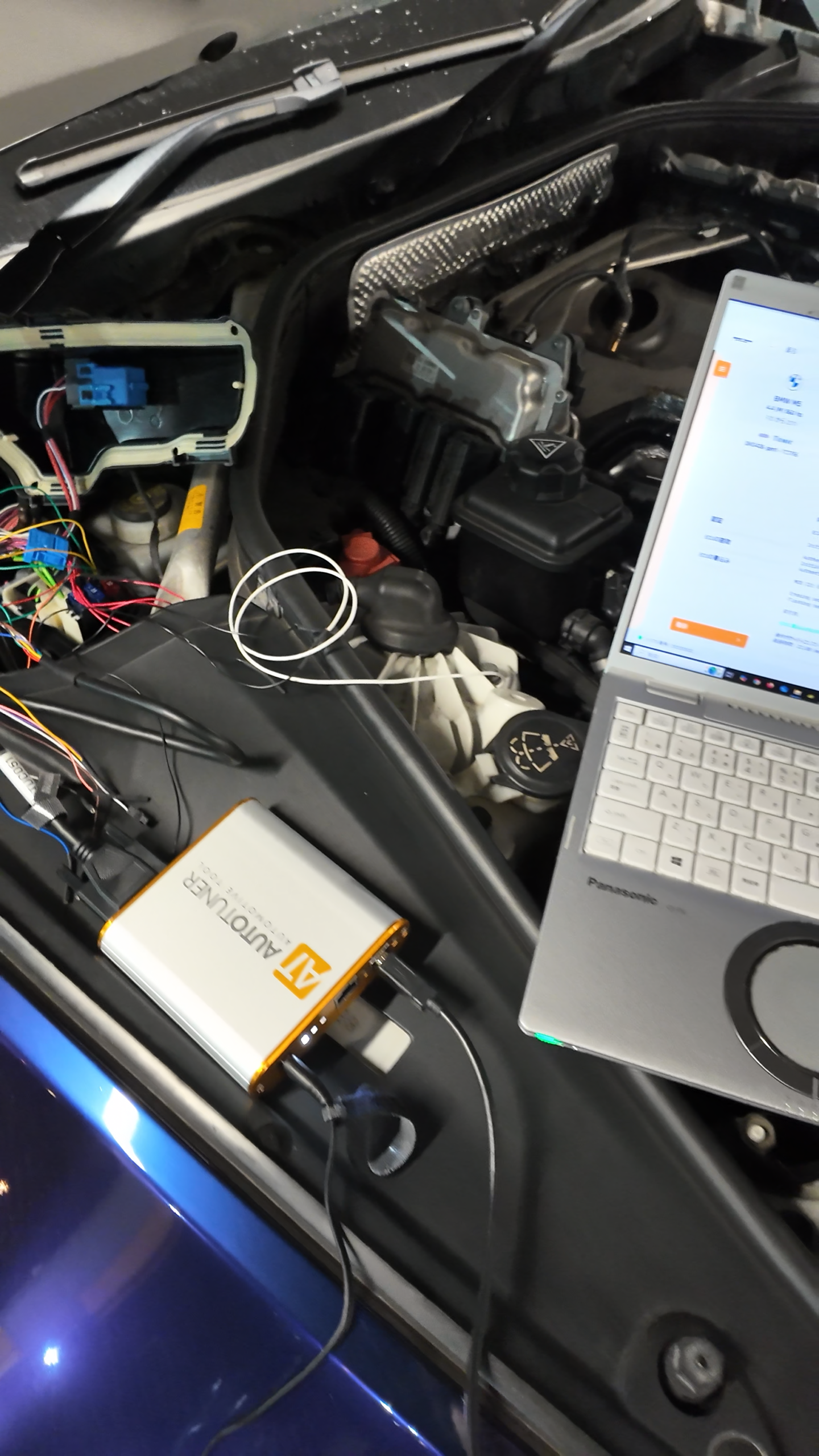 BMW F10 M5 TCU書き換え作業中 AutoTuner