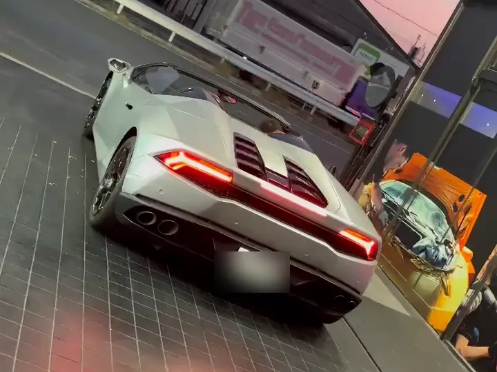 lamborghini-huracan-silver-reboot-tipo – mbFAST Tuning バブリング施工を終えて出庫するランボルギーニ・ウラカン(大阪・Reboot Tipo)