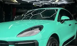 macan-wheel-coating-1 – mbFAST Tuning ミントグリーンのポルシェ マカンにアルミホイールコーティングを施工した様子