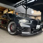 BMW G87 M2 フロント全体、BBS LMホイール装着車両（店舗ガレージ前）
