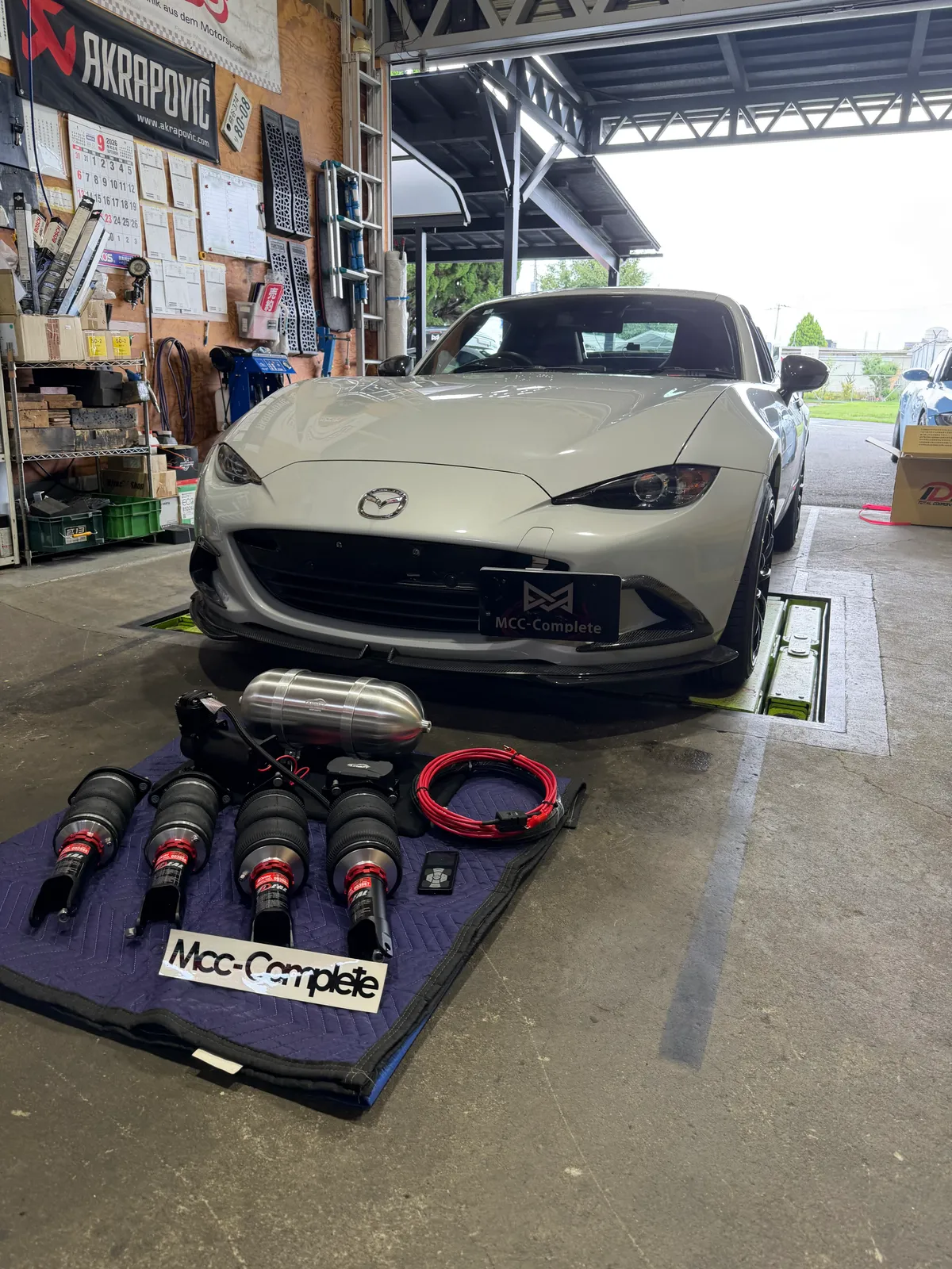 NDロードスターとエアサスペンションキット一式