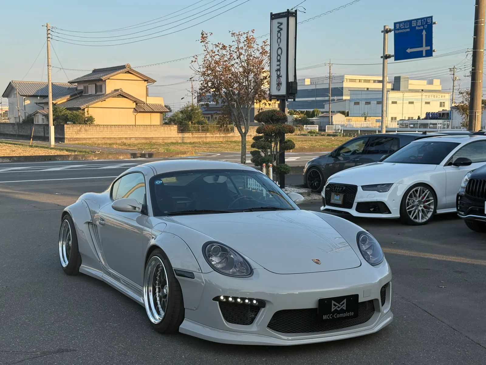 ポルシェ ケイマンにPANDEMワイドボディキットとWORK MEISTER M1ホイールを装着した外観